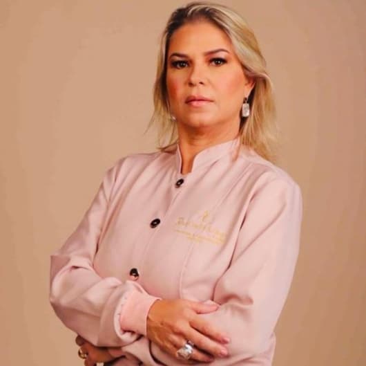 Dr(a). Dra. Ana Carla Rocha de Araujo - Especialista em Lentes de Contato Dental em Rio de Janeiro