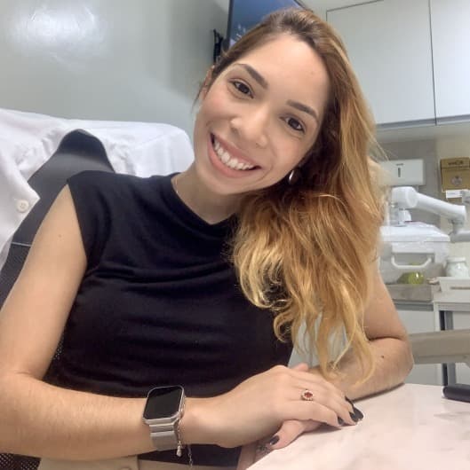 Clínica de Dra. Ana Victória Santos — especialista em facetas de porcelana e lentes de contato dental em Teresina, PI
