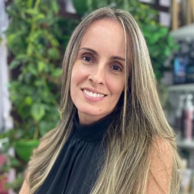 Dra. Andrea Sobral — especialista em lente de contato dental