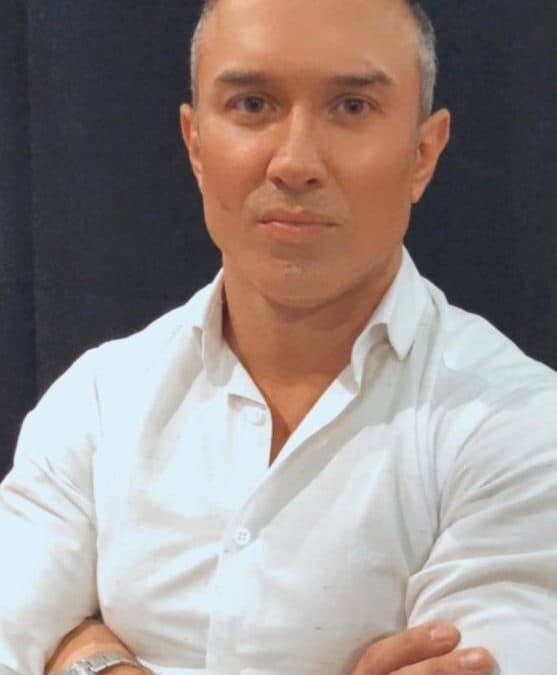Dr(a). Dr. Carlos Henrique - Especialista em Lentes de Contato Dental em Araçatuba