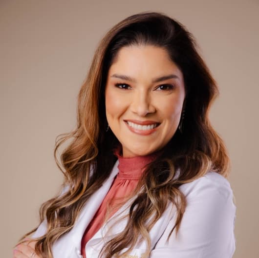 Dr(a). Dra. Fernanda Campana - Especialista em Lentes de Contato Dental em Rio de Janeiro