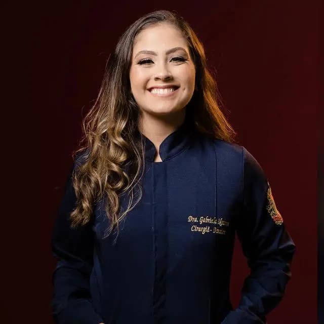 Clínica de Dra. Gabriela Newton — especialista em facetas de porcelana e lentes de contato dental em Florianópolis, SC
