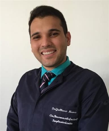 Dr. Giulliano Nunes — especialista em lente de contato dental