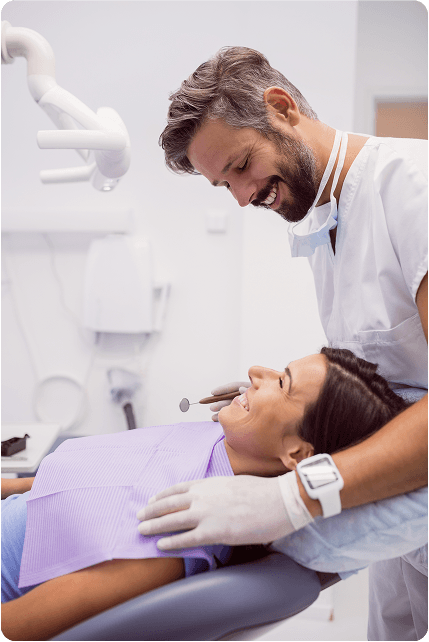 Dr(a). Dr. Igor Carvalho - Especialista em Lentes de Contato Dental em Salvador
