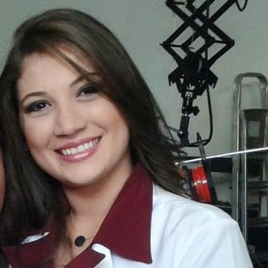 Dra. Isabel Abreu — especialista em lente de contato dental