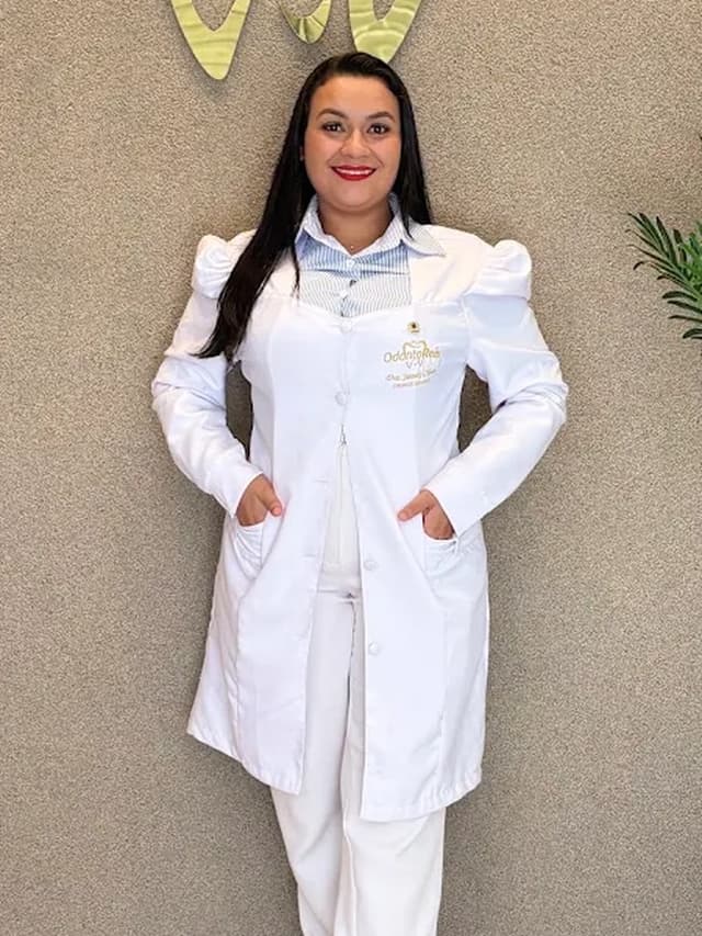 Clínica de Dra. Jamily Reis — especialista em facetas de porcelana e lentes de contato dental em Belém, PA