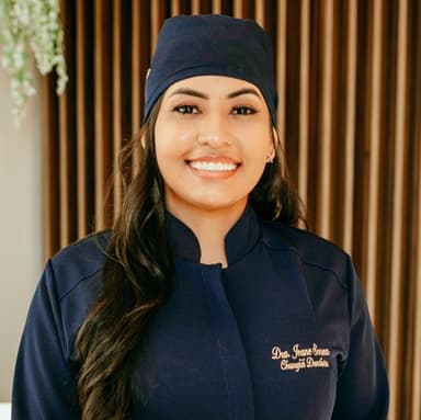 Dra. Jeane Souza — especialista em lente de contato dental