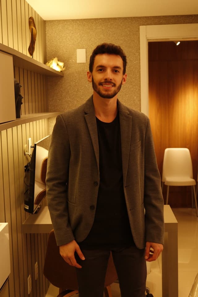 Clínica de Dr. Juan Paiva — especialista em facetas de porcelana e lentes de contato dental em Aracaju, SE