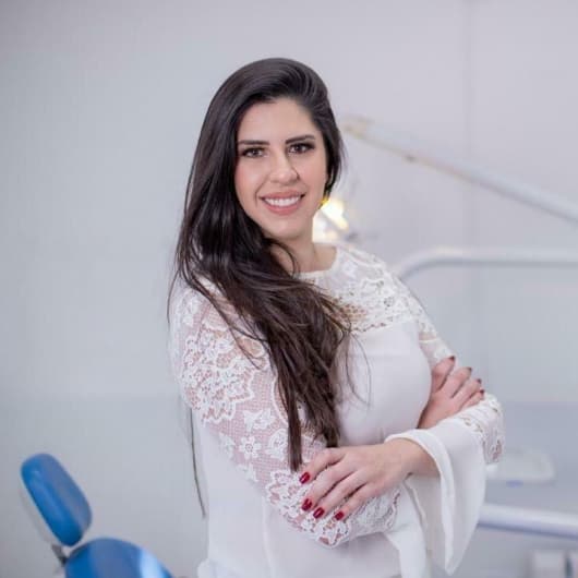 Dr(a). Dra. Júlia Borges - Especialista em Lentes de Contato Dental em Franca