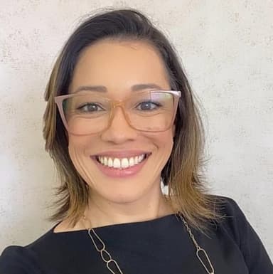 Dra. Lanuce Chaud — especialista em lente de contato dental