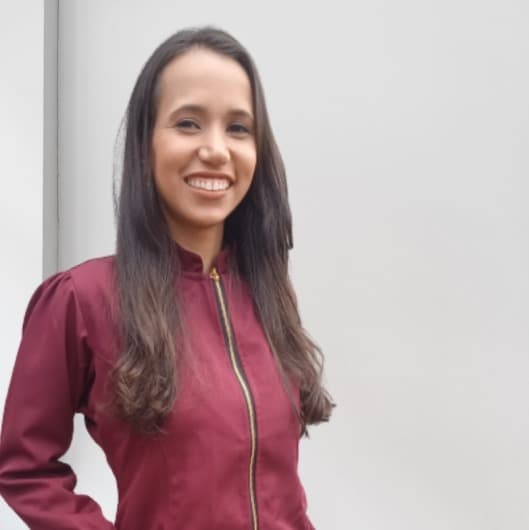 Clínica de Dra. Lissa Junqueira — especialista em facetas de porcelana e lentes de contato dental em Campo Grande, MS