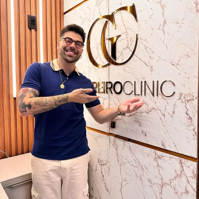 Clínica de Dr. Lucas Guerreiro — especialista em facetas de porcelana e lentes de contato dental em São Paulo, SP