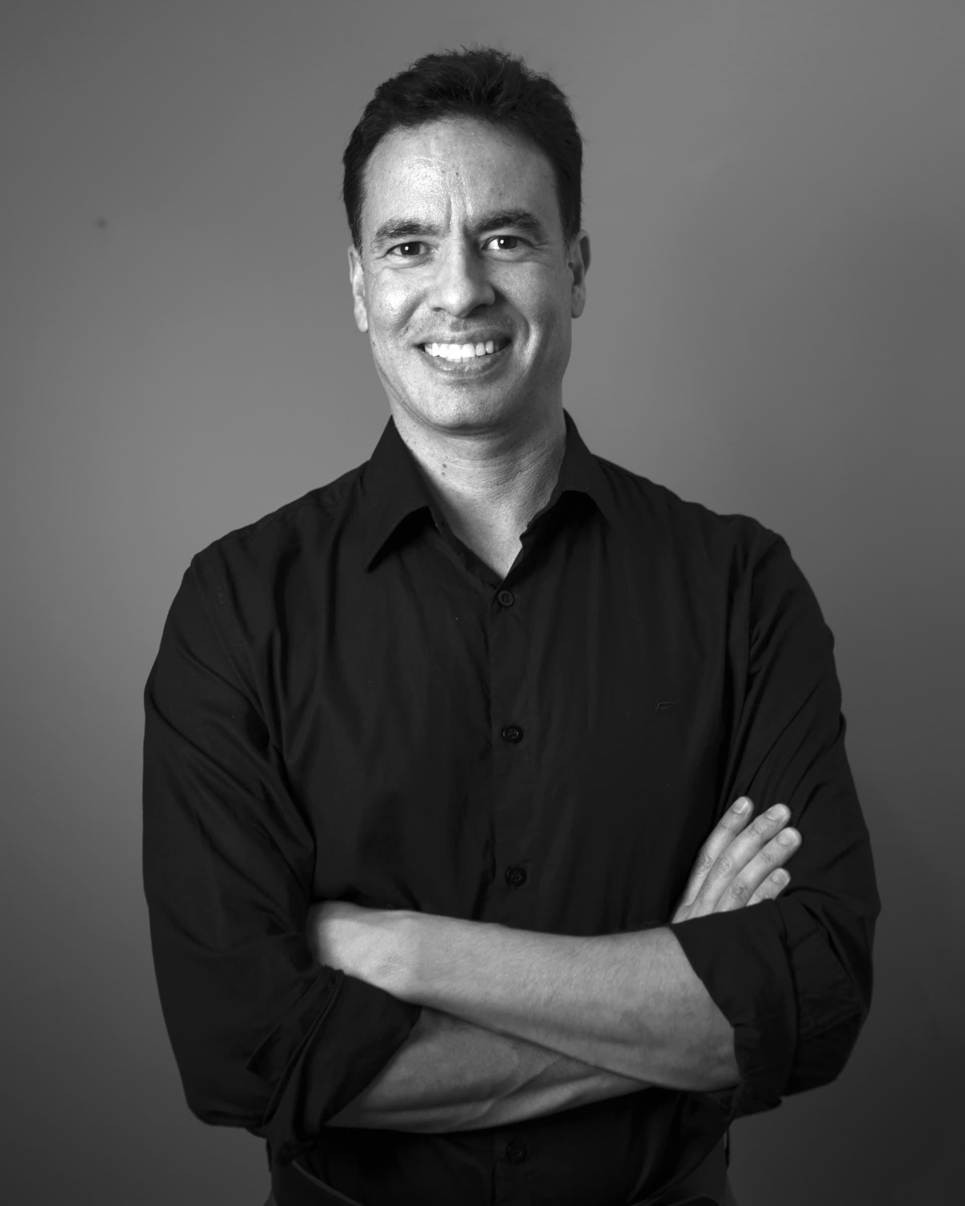 Dr(a). Dr. Luís Gustavo Leite - Especialista em Lentes de Contato Dental em Porto Alegre