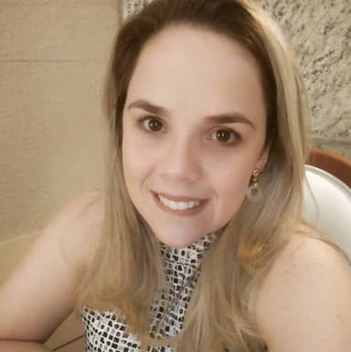 Dra. Luize Scalercio — especialista em lente de contato dental