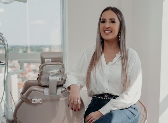 Clínica de Dra. Maiara Lourenço — especialista em facetas de porcelana e lentes de contato dental em Campo Grande, MS