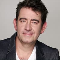 Dr(a). Dr. Marcelo Kyrillos - Especialista em Lentes de Contato Dental em São Paulo