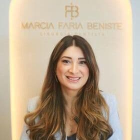 Dr(a). Dra. Marcia Faria Beniste - Especialista em Lentes de Contato Dental em Rio de Janeiro