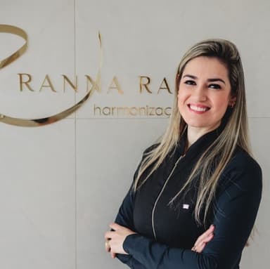 Dra. Ranna Rangel Saraiva — especialista em lente de contato dental