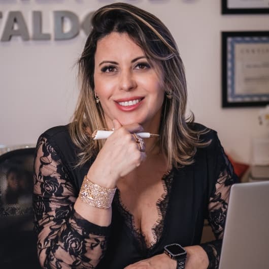 Dr(a). Dra. Sheila Lobo Cataldo - Especialista em Lentes de Contato Dental em Barueri