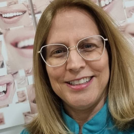 Dr(a). Dra. Silvia Maria Rosencrantz - Especialista em Lentes de Contato Dental em Santo André