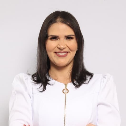 Clínica de Dra. Tainah Tajra — especialista em facetas de porcelana e lentes de contato dental em São Luís, MA