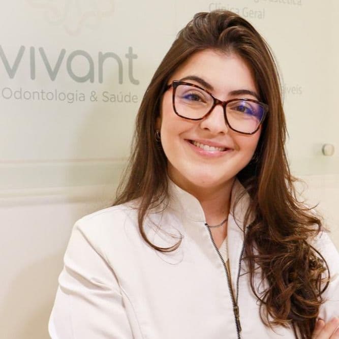 Dr(a). Dra. Thaís Dantas - Especialista em Lentes de Contato Dental em Rio de Janeiro
