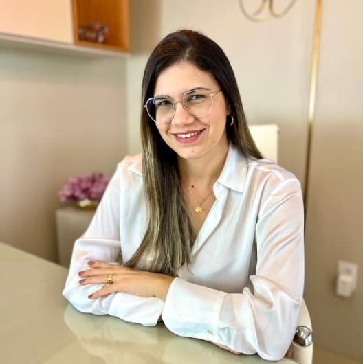 Clínica de Dra. Thamires Costa — especialista em facetas de porcelana e lentes de contato dental em Maceió, AL