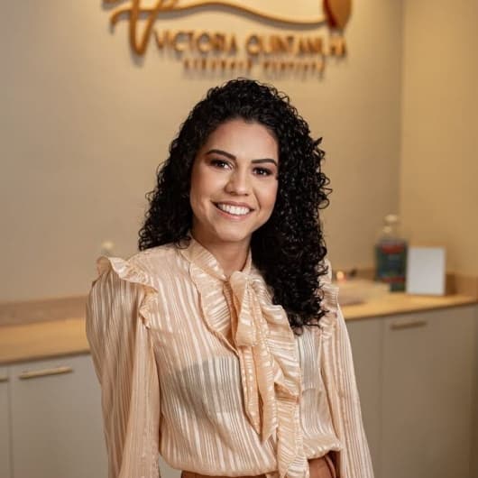 Clínica de Dra. Victoria Quintanilha — especialista em facetas de porcelana e lentes de contato dental em São Gonçalo, RJ