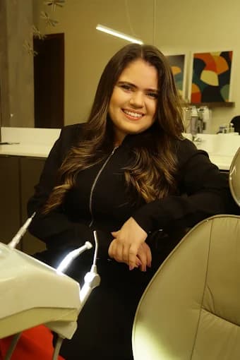 Dr(a). Dra. Júllia Rodrigues - Especialista em Lentes de Contato Dental em Natal