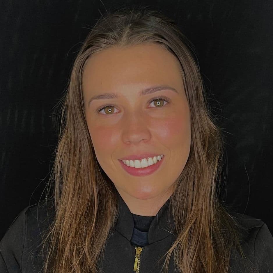 Dr(a). Dra. Alice Miguel Gonçalves - Especialista em Lentes de Contato Dental em São Paulo