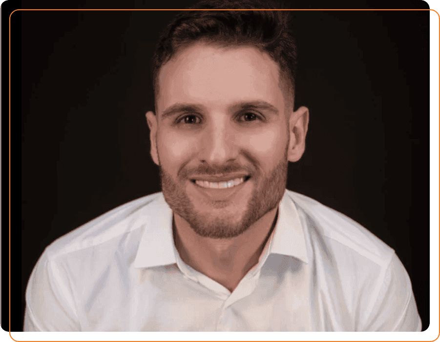 Dr(a). Dr. André Fernandes - Especialista em Lentes de Contato Dental em Passos