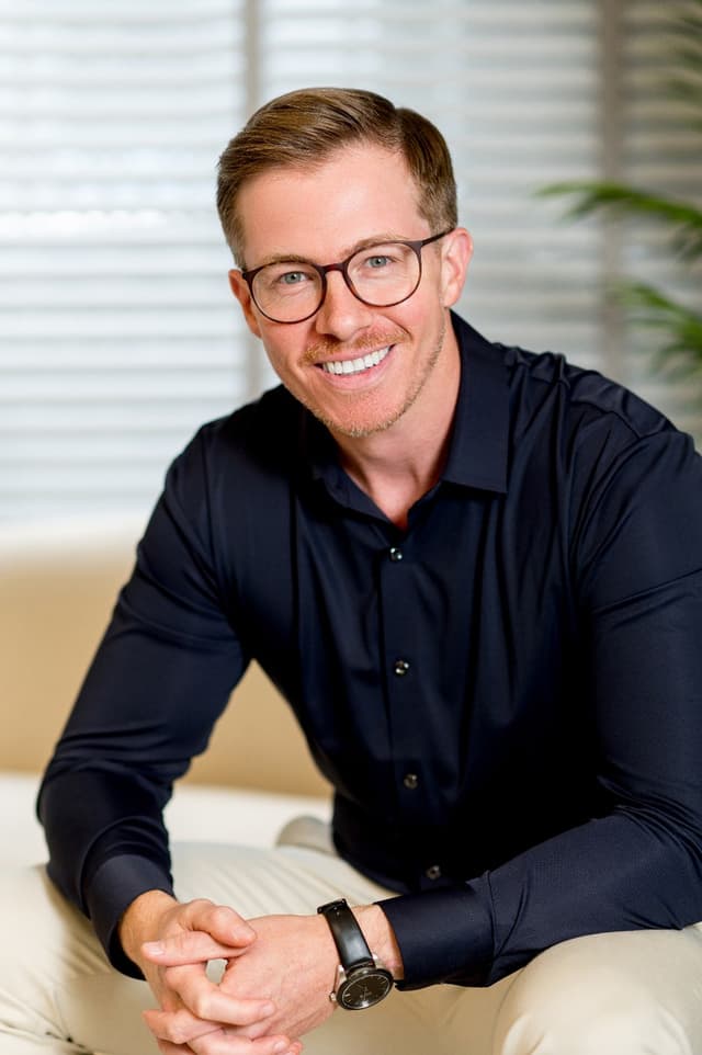 Clínica de Dr. André Tubino — especialista em facetas de porcelana e lentes de contato dental em Novo Hamburgo, RS