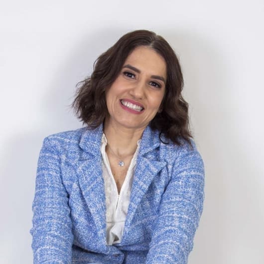 Dr(a). Dra. Andrea Tavares Correia - Especialista em Lentes de Contato Dental em São Paulo