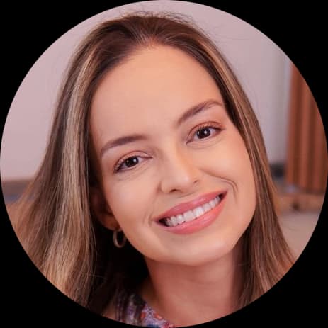 Dr(a). Dra. Andressa Cunha do Vale - Especialista em Lentes de Contato Dental em Rio Verde