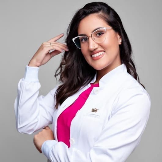 Clínica de Dra. Camila Mamede Damin — especialista em facetas de porcelana e lentes de contato dental em Campo Grande, MS