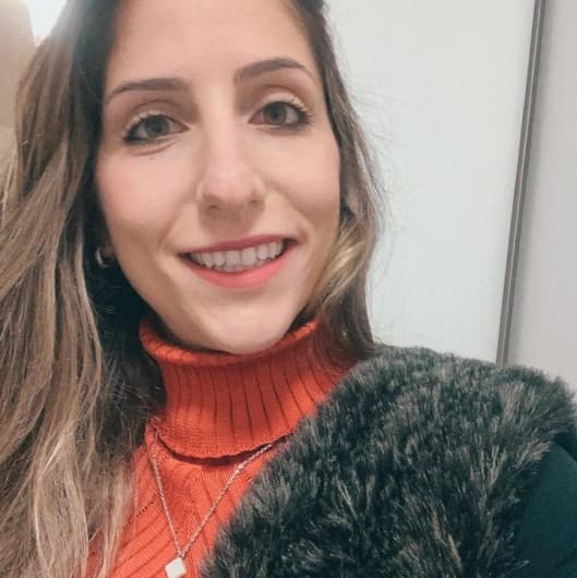 Dr(a). Dra. Camila Telles Valle - Especialista em Lentes de Contato Dental em Mauá