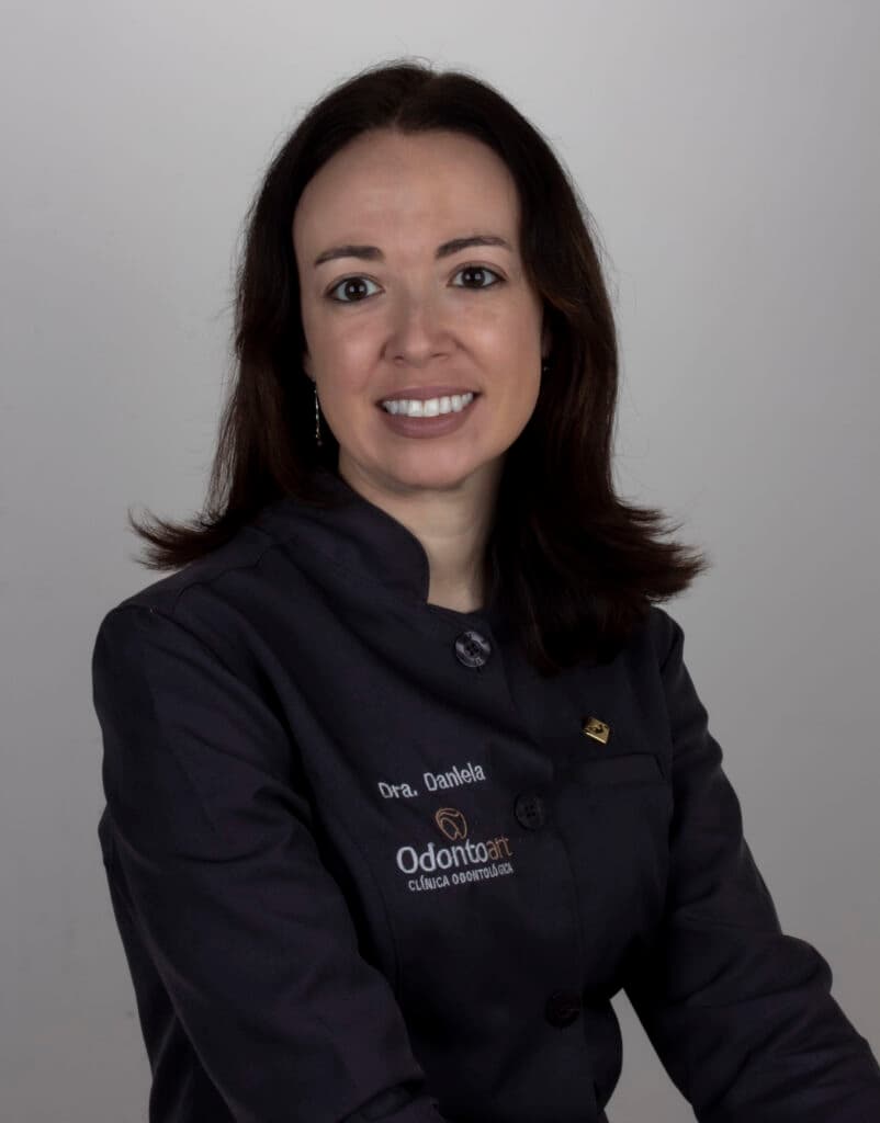 Dr(a). Dra. Daniela - Especialista em Lentes de Contato Dental em Concórdia