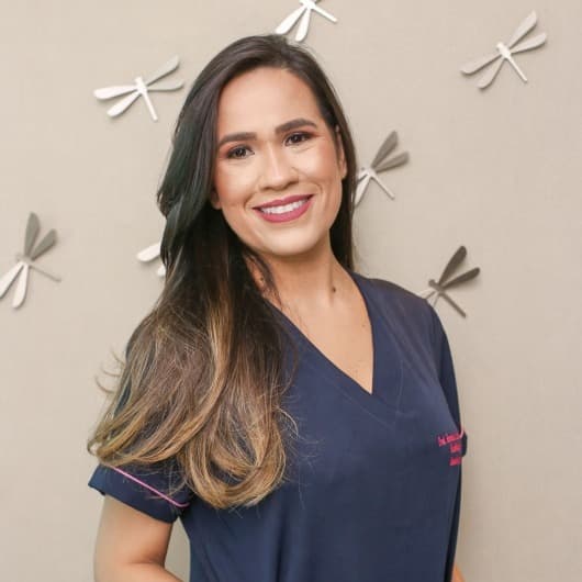 Dr(a). Dra. Fernanda Carvalho Dominici - Especialista em Lentes de Contato Dental em São Luís