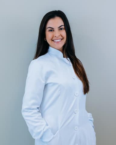Dra. Geovana Rosa — especialista em lente de contato dental
