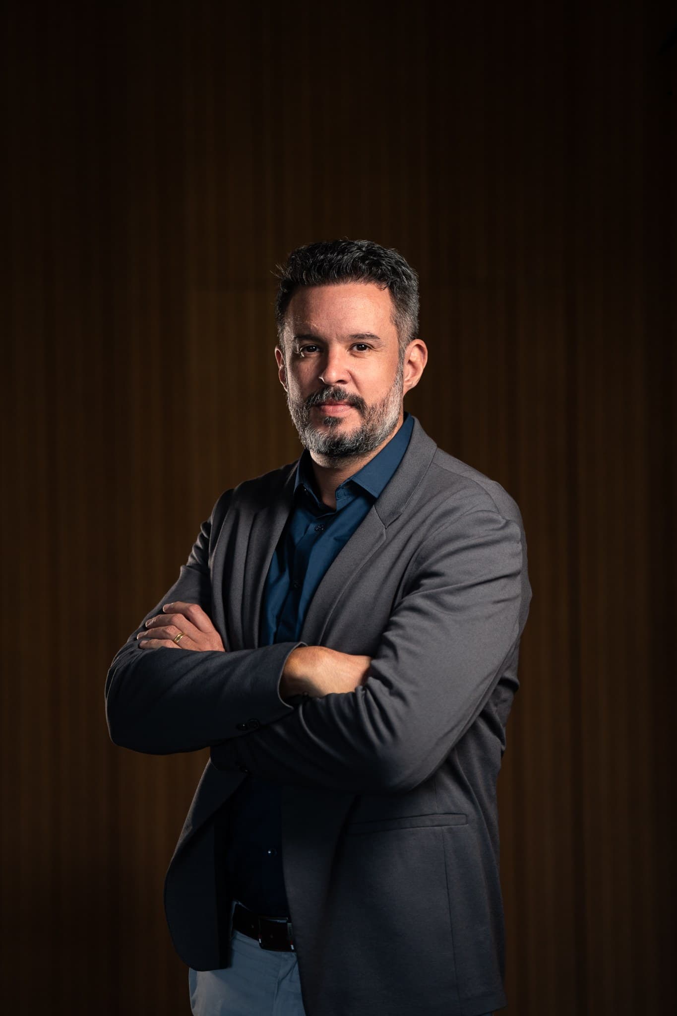 Dr(a). Dr. Gunnar Guimarães - Especialista em Lentes de Contato Dental em Goiânia