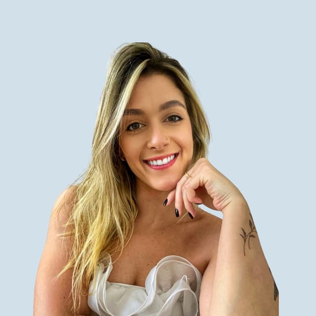 Clínica de Dra. Izabella Carchio — especialista em facetas de porcelana e lentes de contato dental em São Paulo, SP