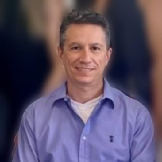 Dr(a). Dr. José Luiz Lopes Sánchez - Especialista em Lentes de Contato Dental em São Carlos