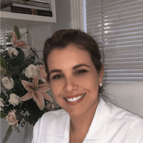 Dr(a). Dra. Karina Zachini - Especialista em Lentes de Contato Dental em Americana