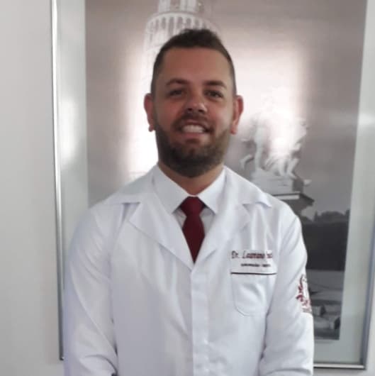 Dr(a). Dr. Laureano Rodrigues da Costa - Especialista em Lentes de Contato Dental em Porto Seguro