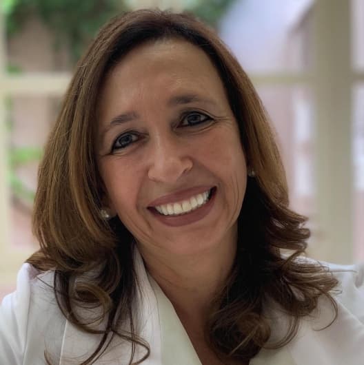 Clínica de Dra. Miriam Baldin — especialista em facetas de porcelana e lentes de contato dental em Ribeirão Preto, SP
