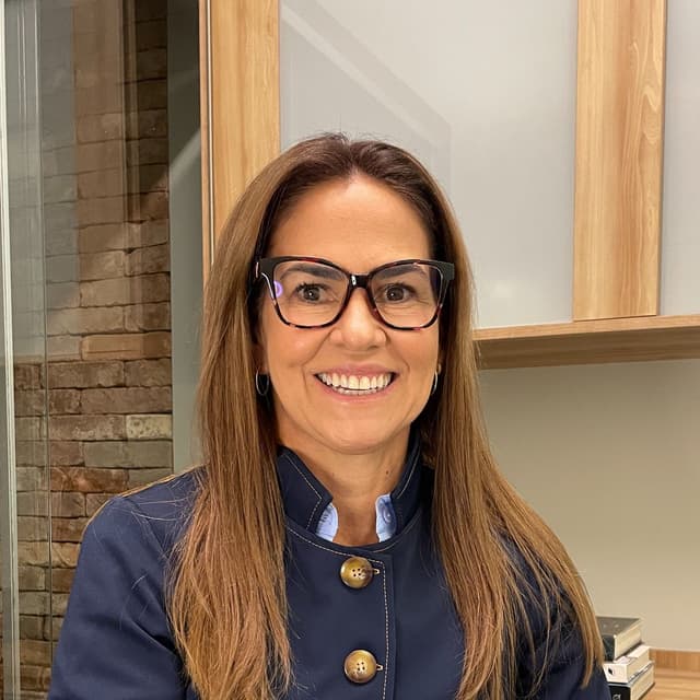 Clínica de Dra. Odilia Liliam Almeida Botelho — especialista em facetas de porcelana e lentes de contato dental em Araraquara, SP