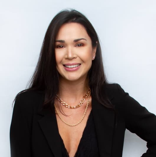 Dr(a). Dra. Priscila Penedo - Especialista em Lentes de Contato Dental em São Paulo