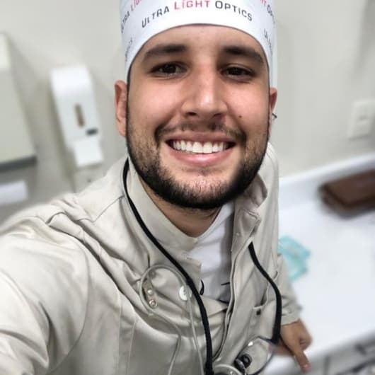 Clínica de Dr. Renan Garcia — especialista em facetas de porcelana e lentes de contato dental em Rio de Janeiro, RJ