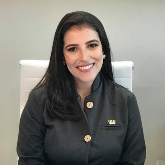 Dr(a). Dra. Renata Lucas Afonso - Especialista em Lentes de Contato Dental em Teixeira de Freitas