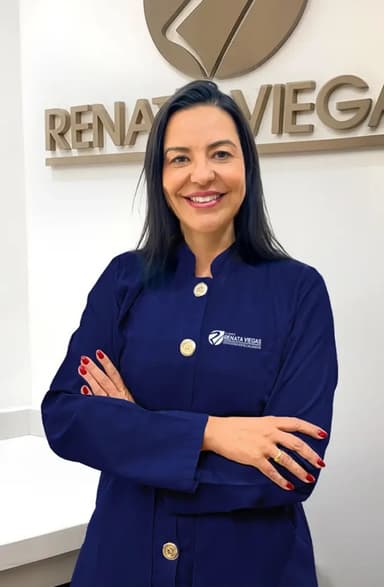 Dra. Renata Viegas — especialista em lente de contato dental